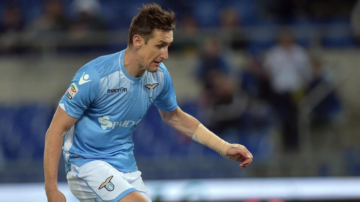 Lazio, Valeri e l'ammirazione per Klose: "Un idolo, sembrava un supereroe"