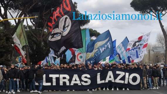 RIVIVI LA DIRETTA - Ultras Lazio, il corteo è arrivato in Nord: "I laziali sono qua" - F&V