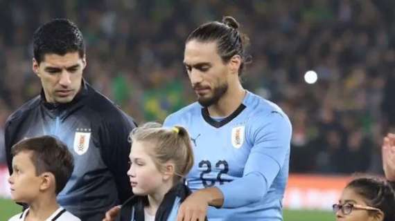 Uruguay - Brasile, Caceres come Lulic: ecco il bel gesto del difensore prima del match - FOTO