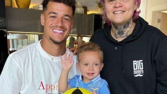 Coutinho, il figlio sui social con la maglia della Lazio: lo scatto è già virale! - FOTO