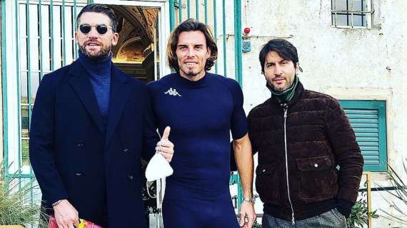 Incontro tra ex Lazio: a Genova lo scatto di Stendardo con Marchetti e Sculli - FT