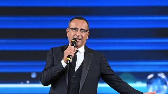 Sanremo 2025 | Carlo Conti annuncia un altro ospite: è un calciatore di Serie A