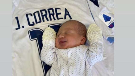 Lazio, baby Romulo subito con la maglia di Correa. E il Tucu ringrazia...
