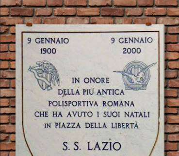 Festeggia al Lazio Fan Shop i 115 anni della Lazio! Ci vediamo l'8 gennaio: Proiezione film storico, Gli Eroi del 74!!! E a mezzanotte... tutti a Piazza della Libertà!!!