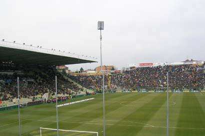 Rivivi la diretta: Parma-Lazio 0-2 (23' st Stendardo, 44' st Zarate)