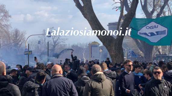 Lazio, il derby si avvicina: i tifosi si radunano a Ponte Milvio - FT&VD