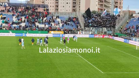 Cagliari-Lazio, applausi alla squadra sotto al settore ospiti - FOTO&VIDEO