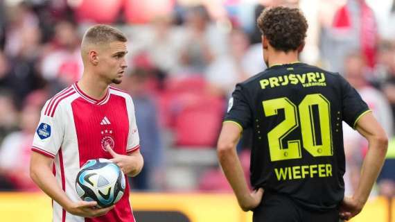 Ajax-Feyenoord, oggi il recupero a porte chiuse: la situazione