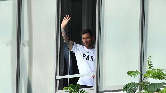 Messi, il fazzoletto utilizzato in conferenza battuto all'asta: la cifra