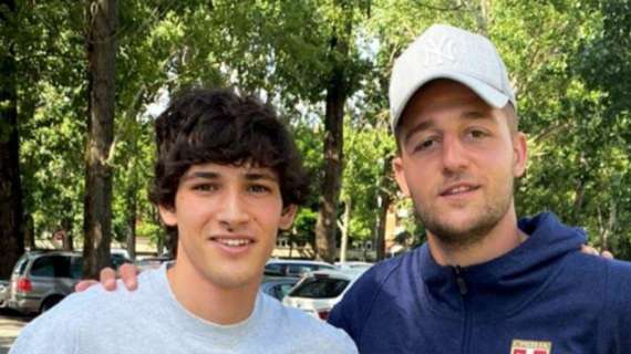 Lazio, Milinkovic e l'incontro con il figlio di un ex biancoceleste in Serbia - FOTO