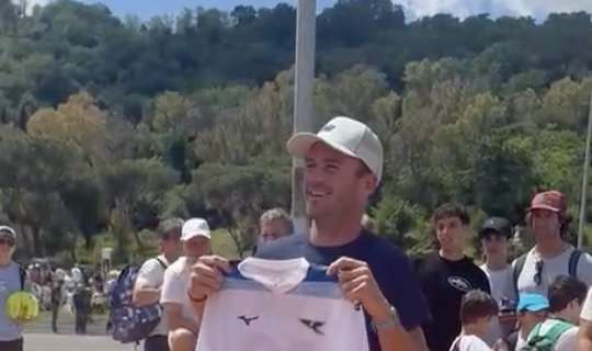 Tommy Paul, la Lazio lo omaggia con una maglia: la reazione del tennista