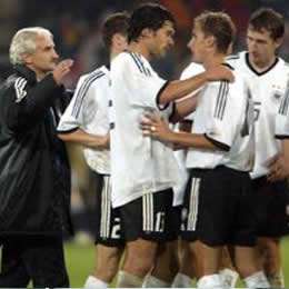 Voeller su Klose: "Nato per il gol, forte di testa e capace di giocare per la squadra... Il derby? Non ha idea di cosa l'attende"