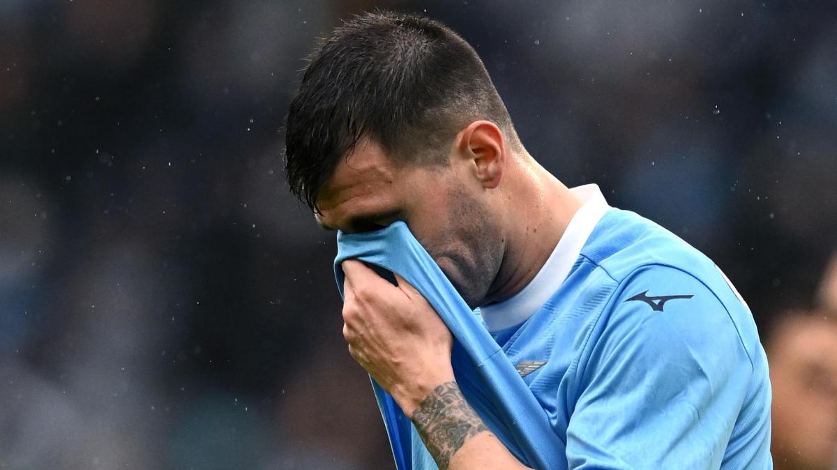 Lazio, l'ultimo atto d'amore di Romagnoli: prima il Lecce, poi l'addio