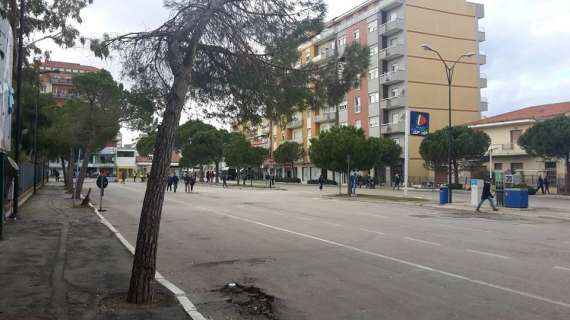 Pescara-Lazio, scontri tra tifosi nei pressi dello Stadio Adriatico - VIDEO