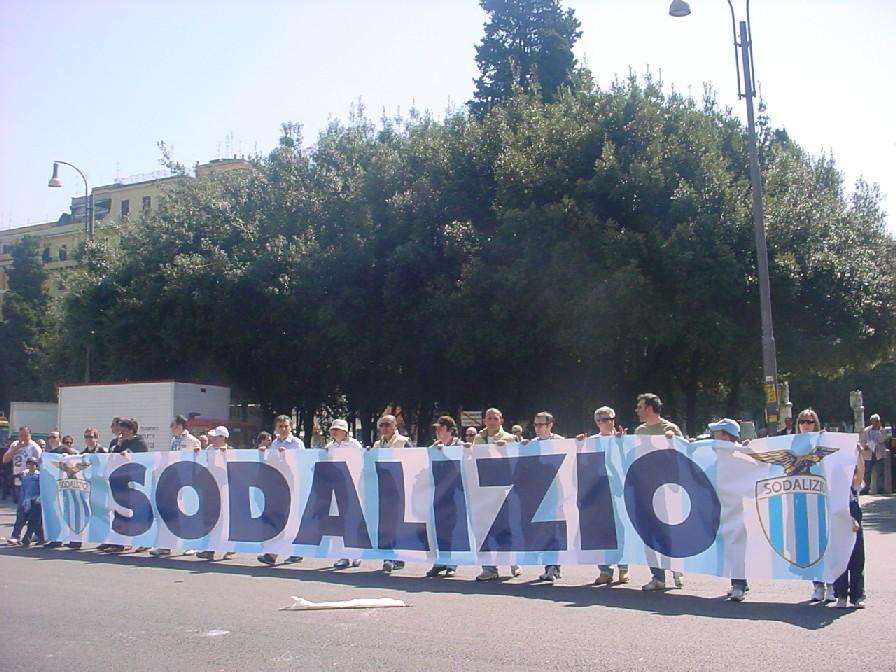 Sodalizio: sostegno alla squadra e raccolta di firme a Piazza della Libertà