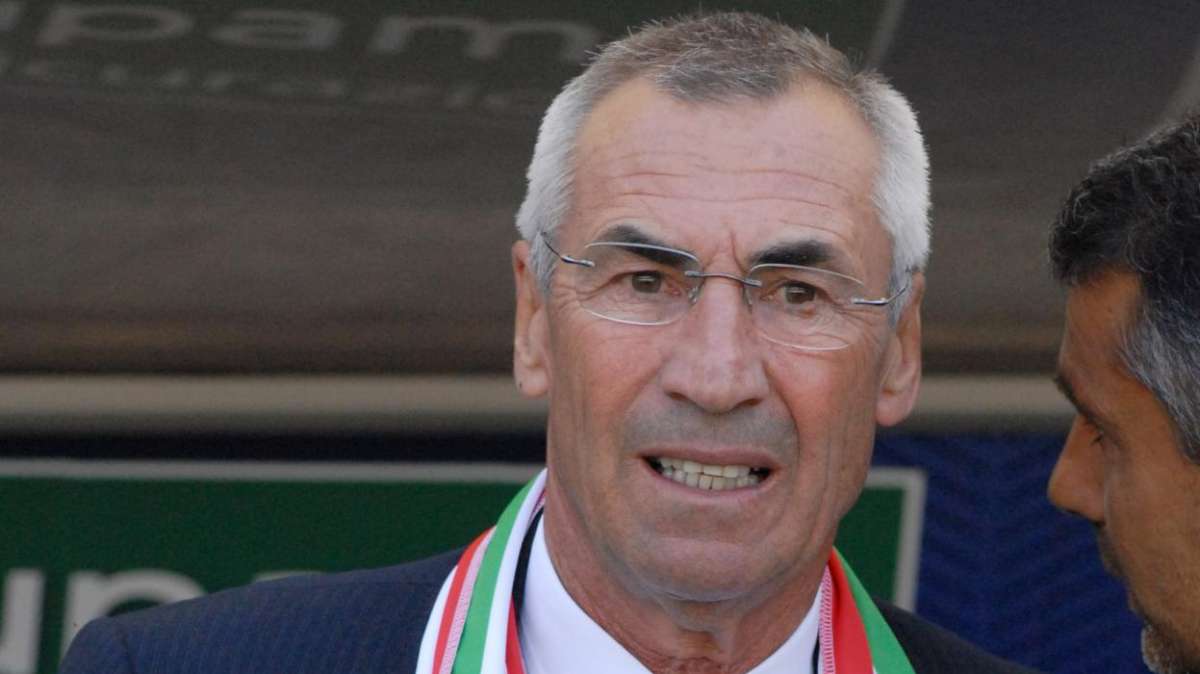 Reja ringrazia e lancia la sfida: "Bellissimo lo striscione della Curva, la prima vittoria in casa è solo rimandata al prossimo match... e tutti sapete qual è!"