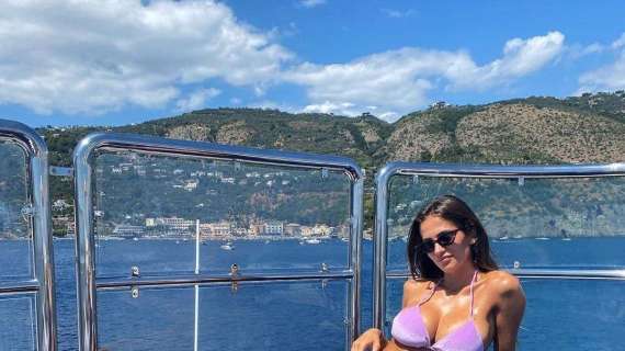 Lady Immobile incanta i social (e il suo Ciro): per Jessica sole e relax in barca - FT