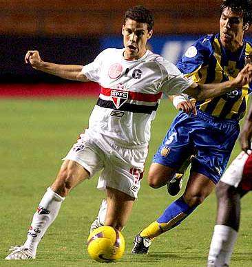 ESCLUSIVA   Il diesse del Sao Paulo fa il punto su Hernanes: "Ancora nessuna offerta ufficiale... Non ho parlato nè con la Lazio, nè con il Valencia, nè con il Palermo... Sento solo speculazioni" 