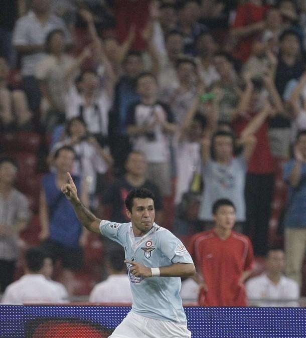 Matuzalem-Rocchi gelano Mourinho: alla Lazio la Supercoppa - GUARDA I GOL