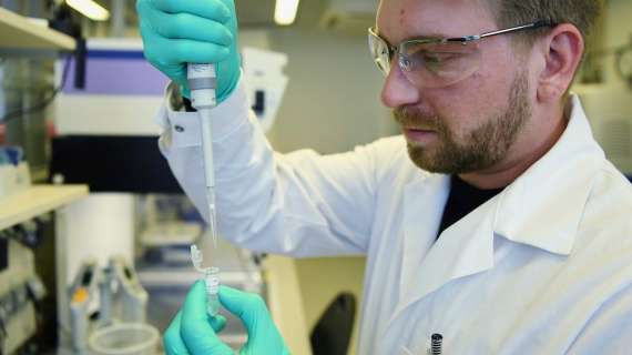 Gran Bretagna, farmaco diminuisce mortalità da Covid-19: "Una svolta"