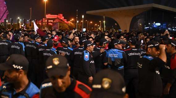 Qatar, follia prima della partita con l'Ecuador: deve intervenire la polizia - VIDEO