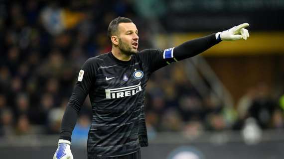 Inter, “paura” per Handanovic: ha un problema alla mano. Salta la Lazio?