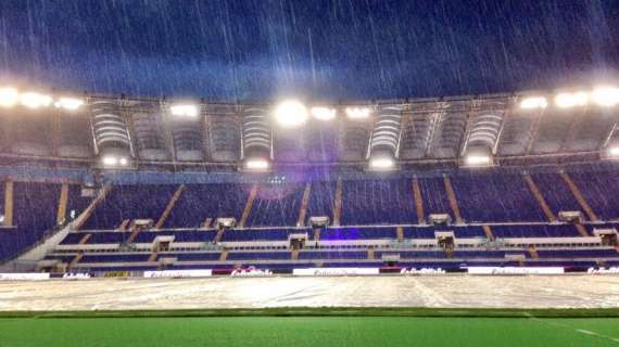 Lazio - Milan, l'allerta meteo non ferma i tifosi: in 40mila attesi all'Olimpico. E il rischio rinvio c'è...