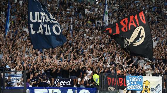 Lazio-Venezia, la partita dei tifosi: tra applausi e contestazione