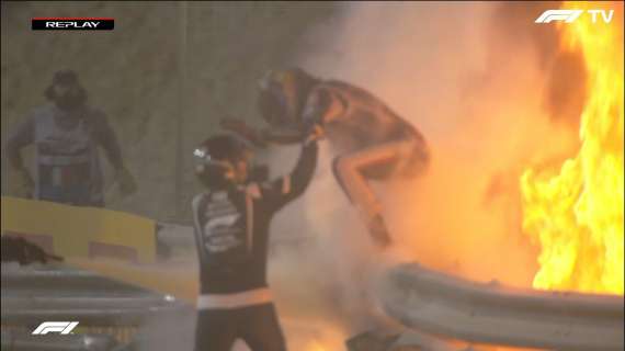 Formula1, terribile incidente per Grosjean: l'auto si spezza in due e prende fuoco - FT