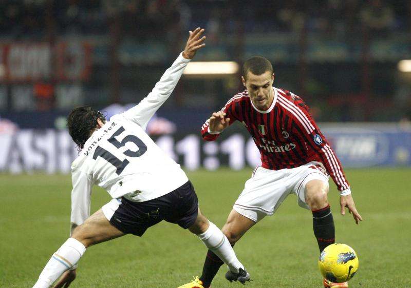 Il copione è sempre lo stesso, la Lazio va in vantaggio poi il Milan rimonta e passa: non basta il ritorno al gol di Cisse, i rossoneri ne fanno tre e si prendono la Juve