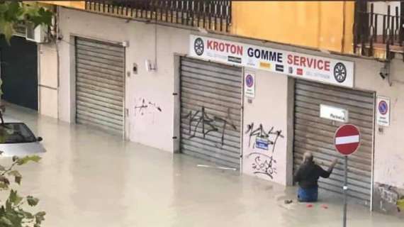 Crotone - Lazio, Montalcini (inviato TMW): "Ha ripreso a diluviare. Gara a rischio per due motivi..."