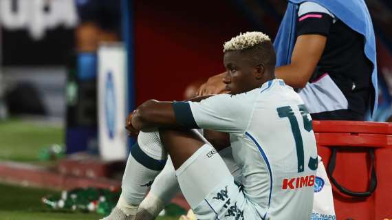 Napoli, Osimhen va in Belgio per le cure: i tempi di recupero. Con la Lazio non c'è...