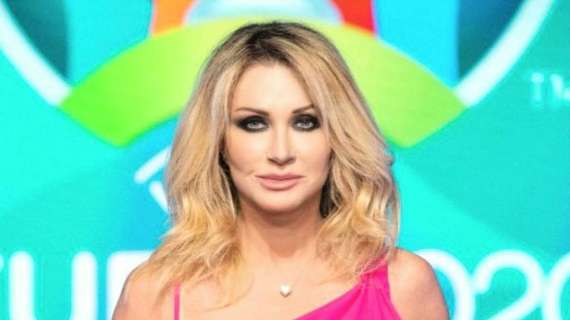 Spot della Leotta sospeso, esulta anche Paola Ferrari: "Un applauso a me..."
