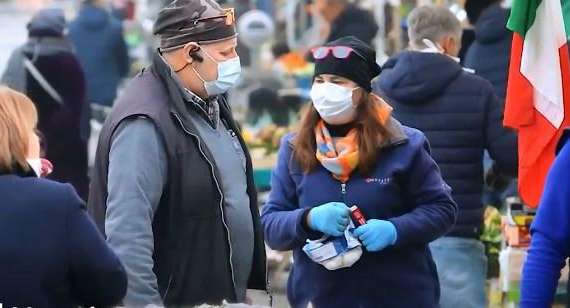Coronavirus / Come usare correttamente gel stile Amuchina, mascherine e guanti