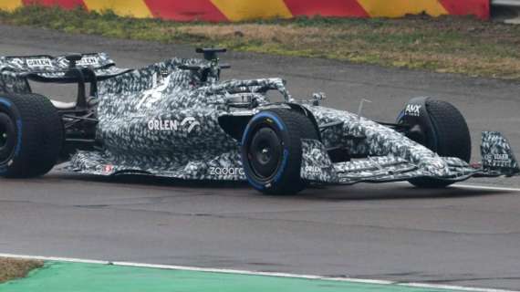 F1 | Alfa Romeo in pista con Bottas: la 2022 con la "mimetica"!