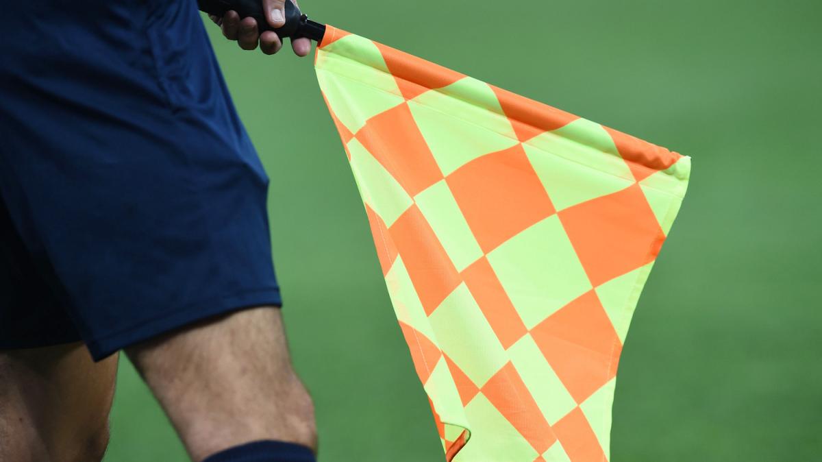 Fuorigioco, stravolta la regola? La FIFA dà l'ok alla 'Legge Wenger'