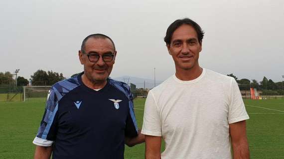 Lazio, lo scatto di Sarri e Nesta fa emozionare i tifosi. Il club: "Descrivetelo con un'emoji" - FOTO