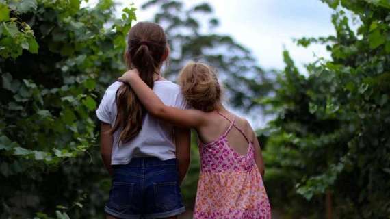 Sisters' day, dalle maglie della Lazio agli accessori: tra sorelle si condivide tutto