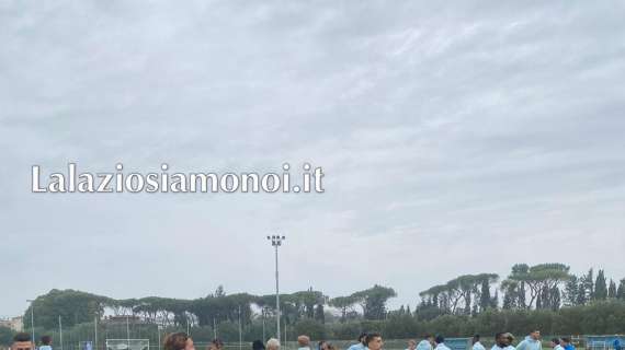 Lazio, la pioggia non ferma la squadra: rifinitura e sorrisi per i biancocelesti - VIDEO