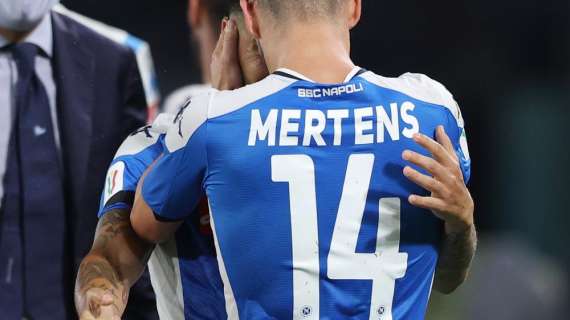 Calciomercato Lazio, i tifosi e Sarri sognano Mertens. E quella 14 libera...