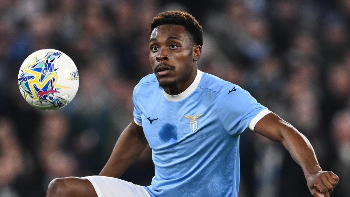 Lazio, Dele-Bashiru a Dazn: "Sarri è un top! Tutta la squadra lo ama"