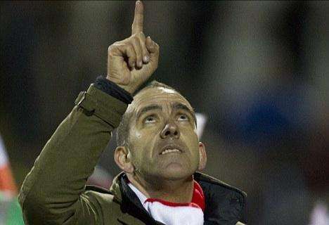 Anche Paolo Di Canio in lutto: piange la morte della madre in campo... Il cordoglio della Lazio