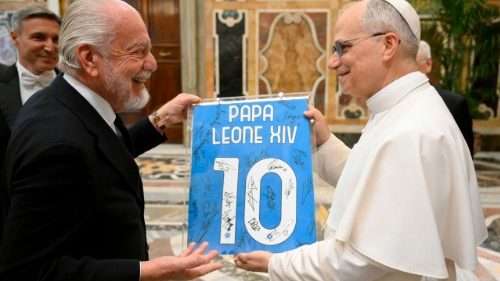 Leone XIV fa chiarezza: "Dicono che sono romanista, ma non è vero"