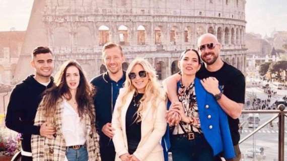 Lazio, relax post-vittoria: tre coppie biancocelesti a pranzo fuori - FOTO