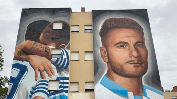 Lazio, Immobile ringrazia l'artista che ha realizzato il murales - FOTO