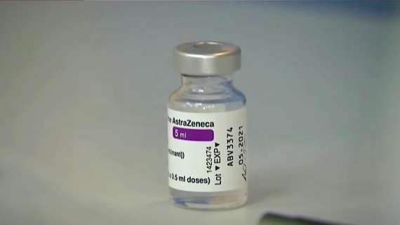 Vaccino Astrazeneca, la decisione per over e under 60: i dettagli