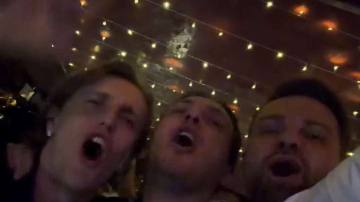 Lazio, Rovella festeggia Capodanno e canta "I Giardini di Marzo" - VIDEO