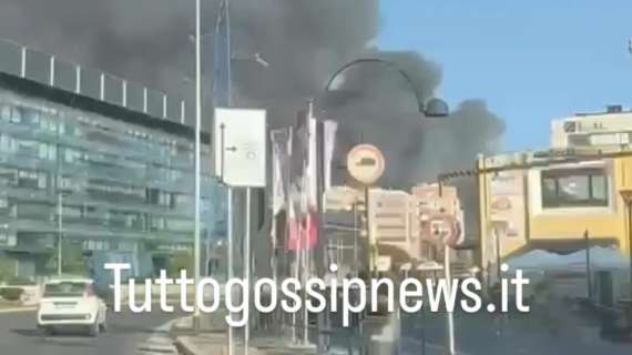 Roma, maxi incendio a Ponte Mammolo: fumo nero fino a Rebibbia – VIDEO
