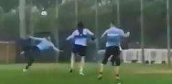 Lazio, Felipe Anderson fa un gol da cineteca in allenamento - VIDEO