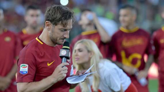 Ilary Blasi e lo sfottò a Totti: lo tagga davanti a un negozio di Rolex – FOTO